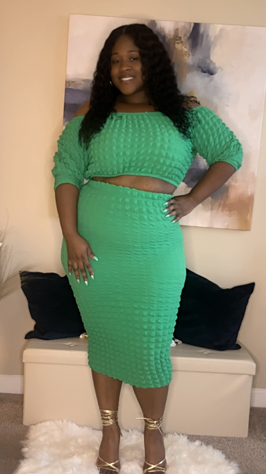 What's Poppin Midi Dress SetPoppin Midi Dress SetSandiyah's ClosetLook and feel like a queen in this gorgeous two-piece midi dress set. Crafted from a bubble fabric and 95% polyester and 5% spandex, the set features a short sleeve 